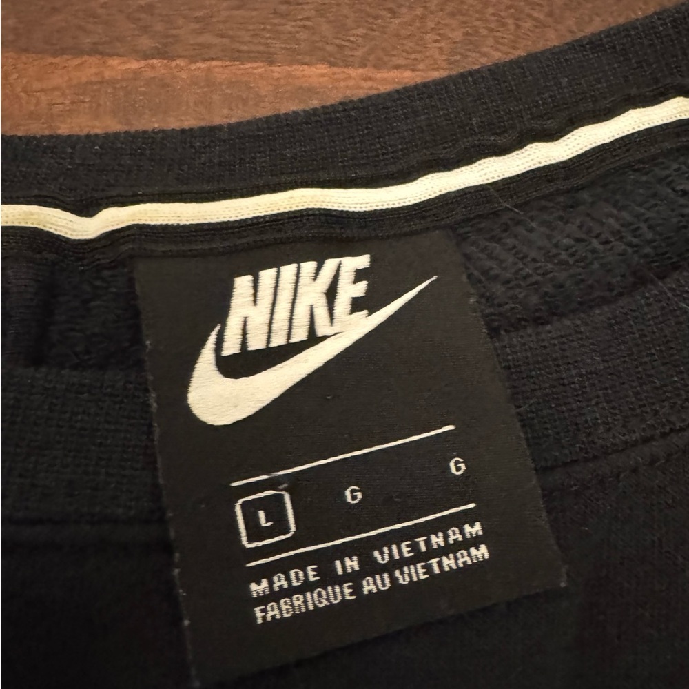 Nike Air Cropped Crewneck – Black & Gold (Size L) - Picture 3 of 3